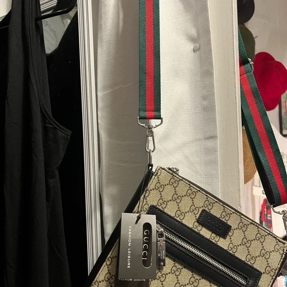 Beige/tan and Black Men's Bag - Picture 4 of 9